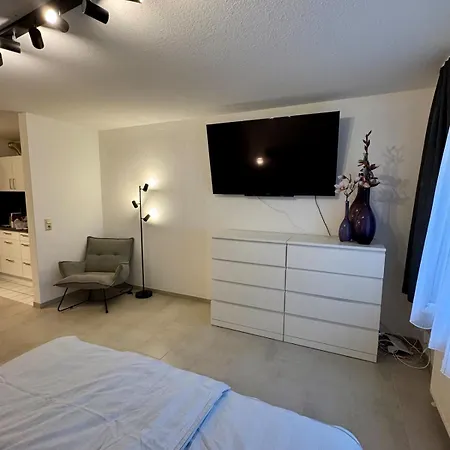 Komplette Mit Eigenem Zugang *