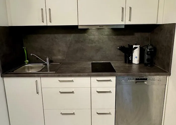 Komplette Mit Eigenem Zugang *