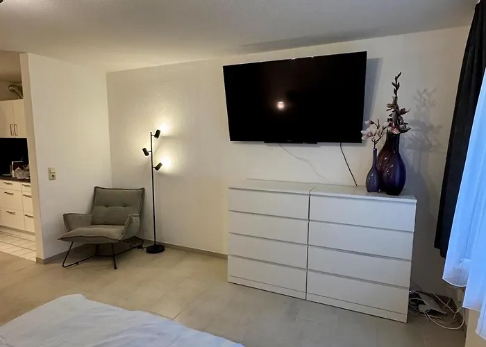 Komplette Mit Eigenem Zugang *